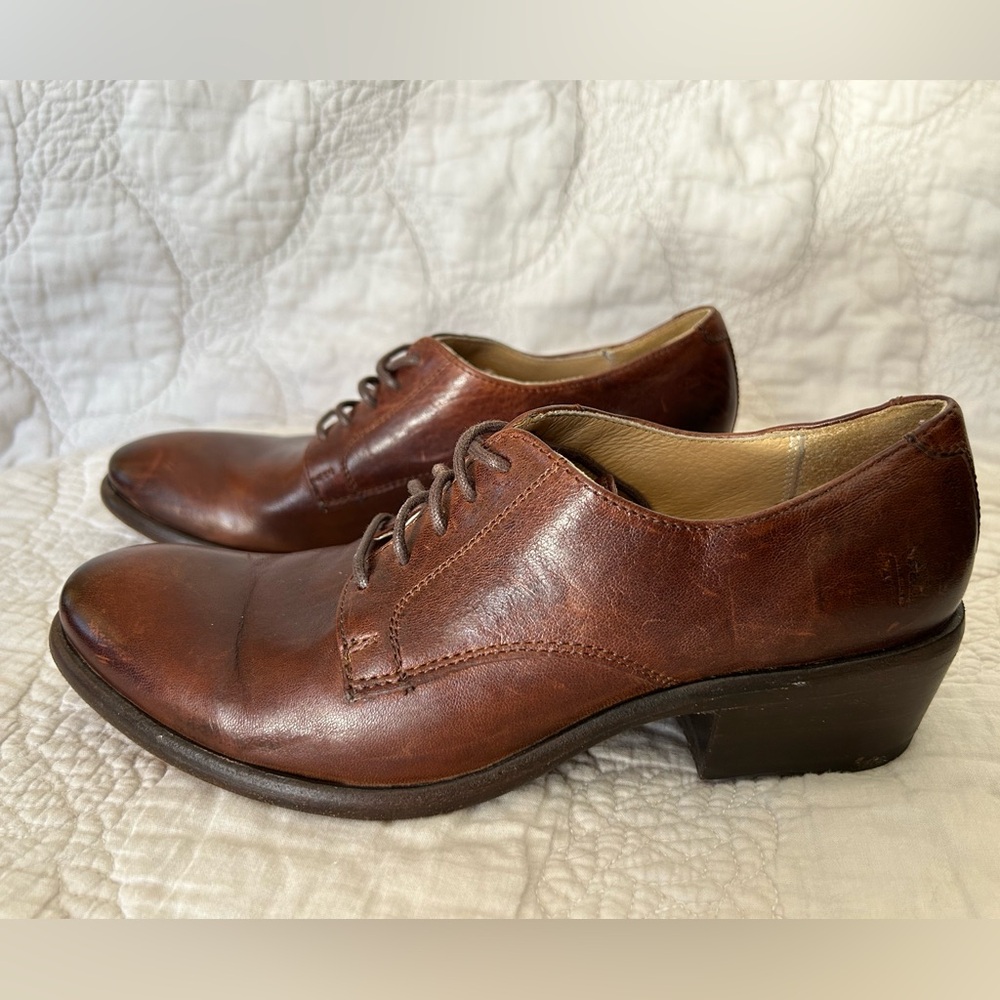 Frye Carson Brown Leather Oxford Brogue Shoes Low Heel - Women’s size 9 - Picture 2 of 9